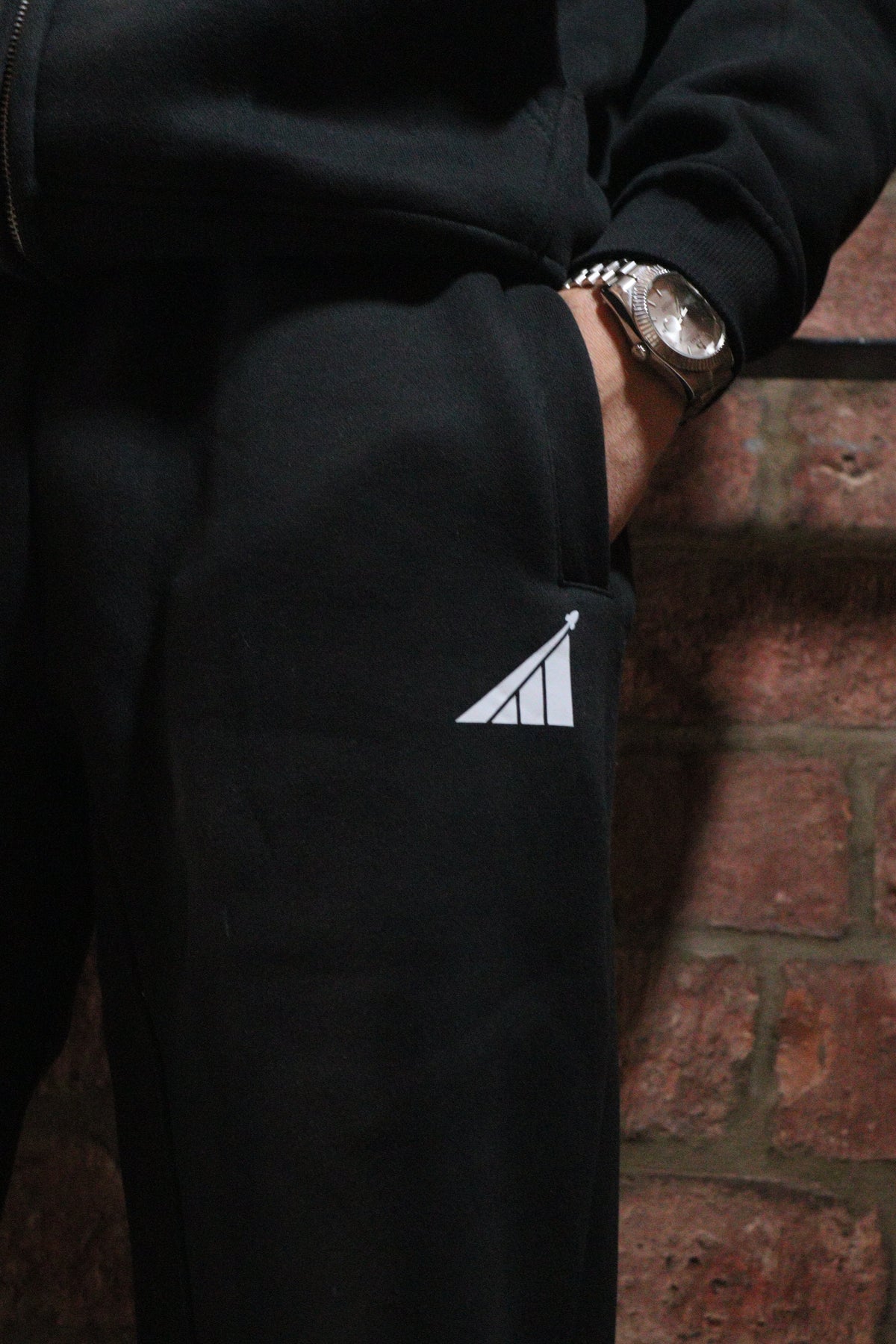 Men’s Oversized Uncuffed Joggers